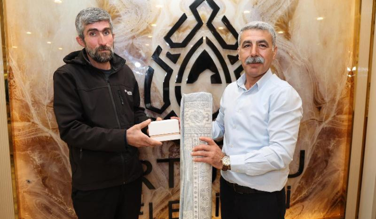 Mardin’de duyarlılık ve sorumluluk gösteren temizlik personelleri ödüllendirildi