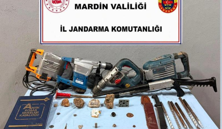 Mardin’de tarihi eser operasyonu: 1500 yıllık eser ele geçirildi