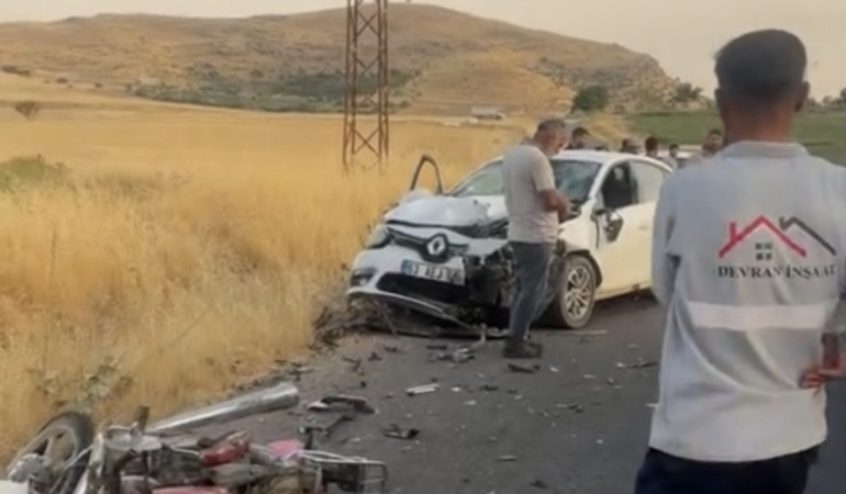 Mardin’de otomobille çarpışan motosikletteki 2 kişi öldü