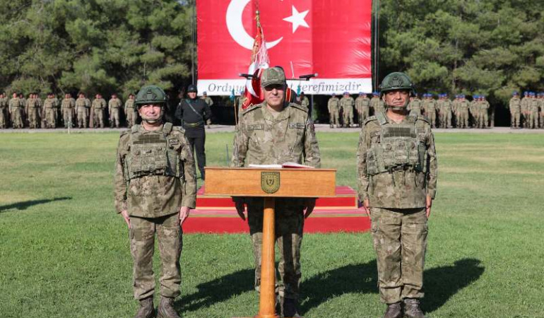70’inci Piyade Tugay Komutanlığında devir teslim töreni